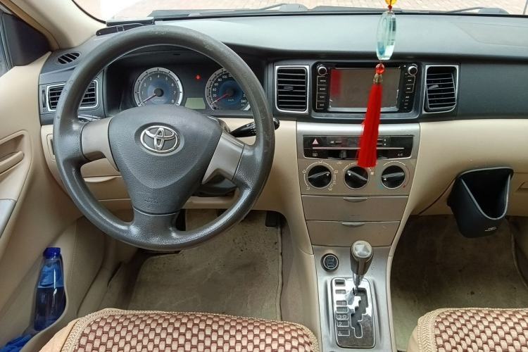 Used Toyota Corolla EX 2013 1.6L Automatic Excellence Edition Center Console