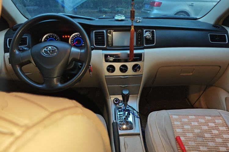 Used Toyota Corolla EX 2013 1.6L Automatic Luxury Edition Center Console