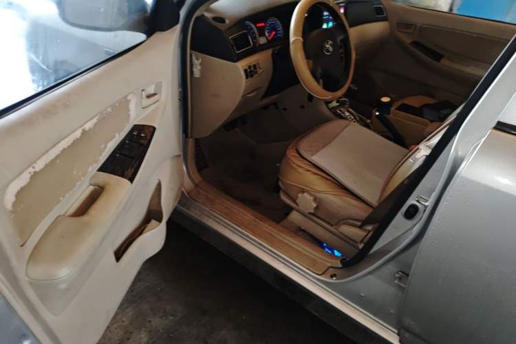 Used Toyota Corolla EX 2013 1.6L Automatic Luxury Edition Driver Seat