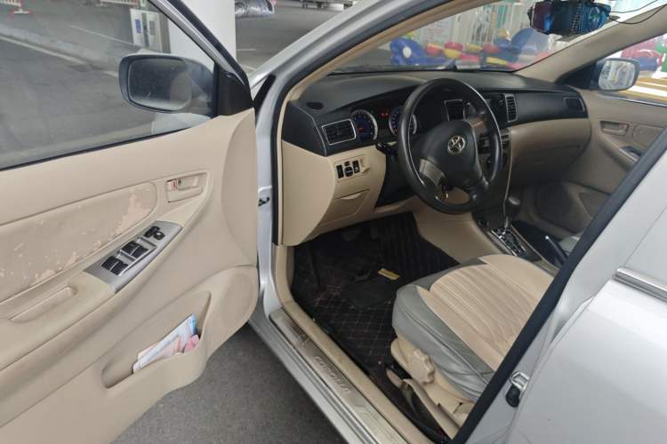 Used Toyota Corolla EX 2013 1.6L Automatic Luxury Edition Driver Seat