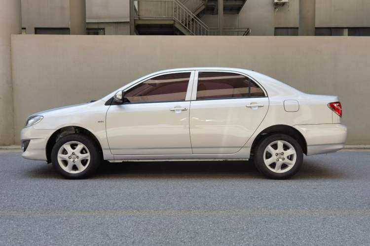 Used Toyota Corolla EX 2013 1.6L Automatic Excellence Edition Exterior 3