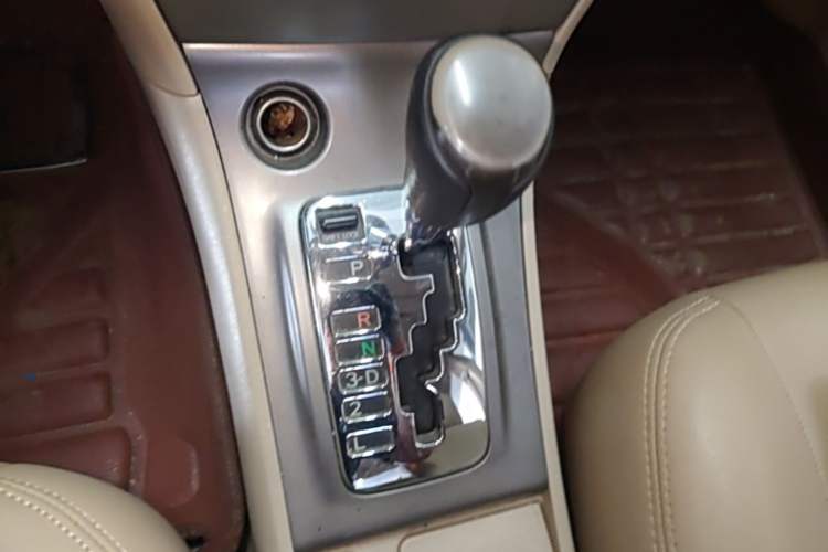 Used Toyota Corolla EX 2013 1.6L Automatic Excellence Edition Gear Lever