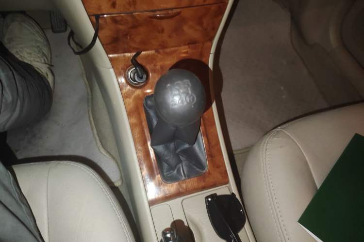 Used Toyota Corolla EX 2013 1.6L Manual Luxury Edition Gear Lever