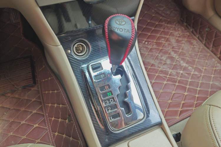 Used Toyota Corolla EX 2013 1.6L Automatic Luxury Edition Gear Lever