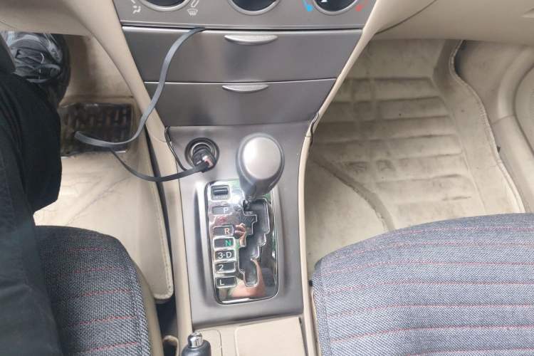 Used Toyota Corolla EX 2013 1.6L Automatic Luxury Edition Gear Lever