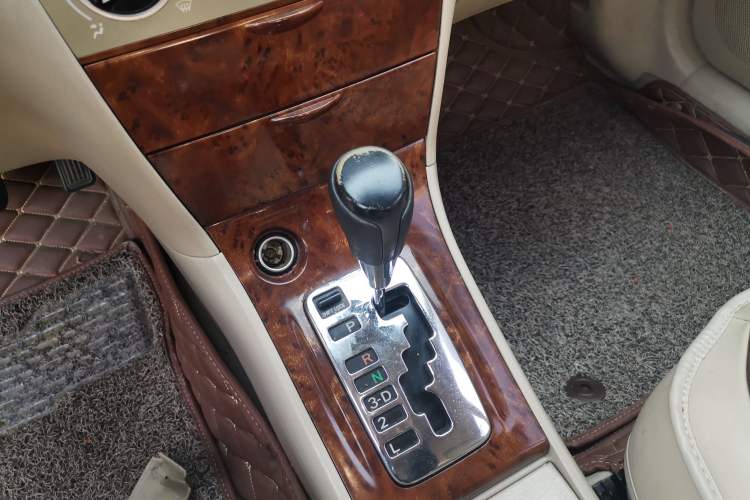 Used Toyota Corolla EX 2013 1.6L Automatic Luxury Edition Gear Lever