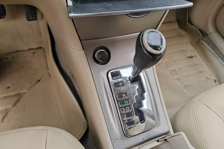 Used Toyota Corolla EX 2013 1.6L Automatic Luxury Edition Gear Lever