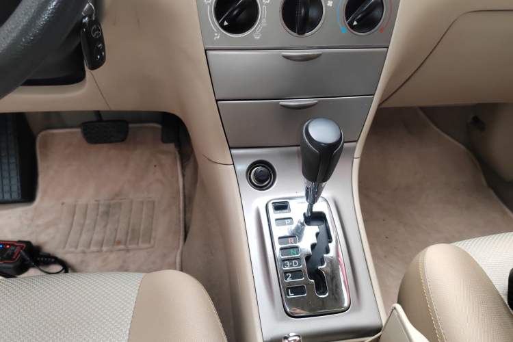 Used Toyota Corolla EX 2013 1.6L Automatic Excellence Edition Gear Lever