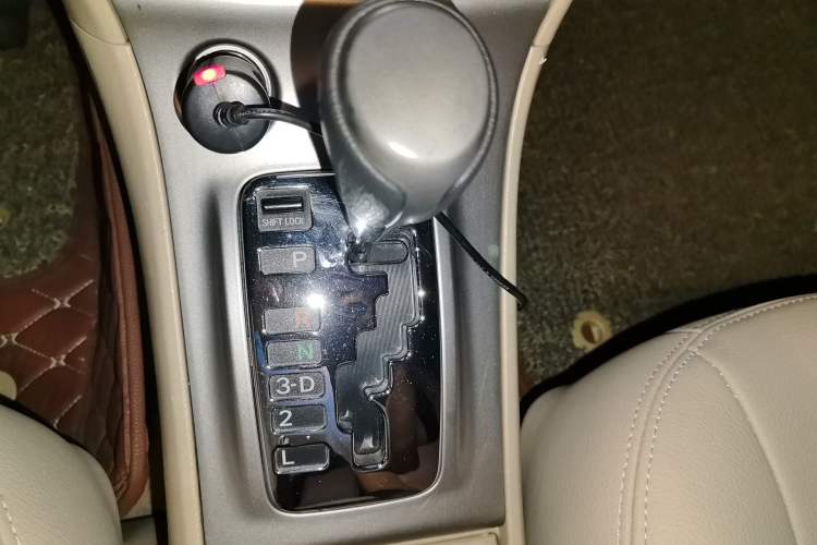 Used Toyota Corolla EX 2013 1.6L Automatic Luxury Edition Gear Lever