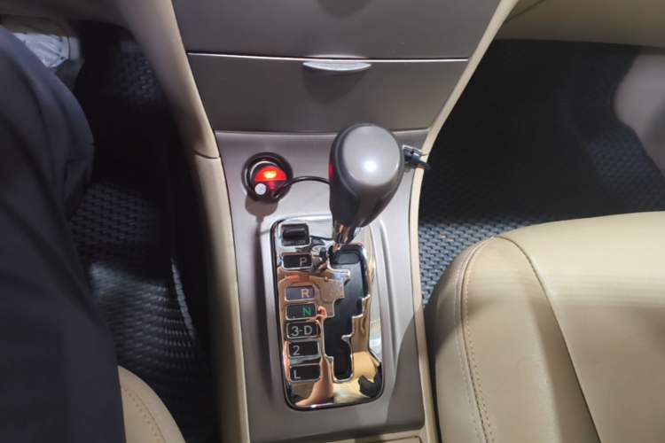 Used Toyota Corolla EX 2013 1.6L Automatic Excellence Edition Gear Lever