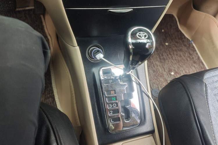 Used Toyota Corolla EX 2013 1.6L Automatic Excellence Edition Gear Lever
