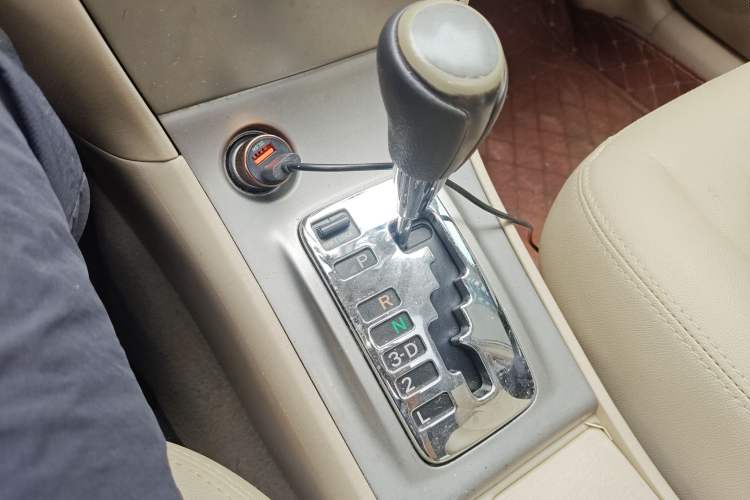 Used Toyota Corolla EX 2013 1.6L Automatic Luxury Edition Gear Lever