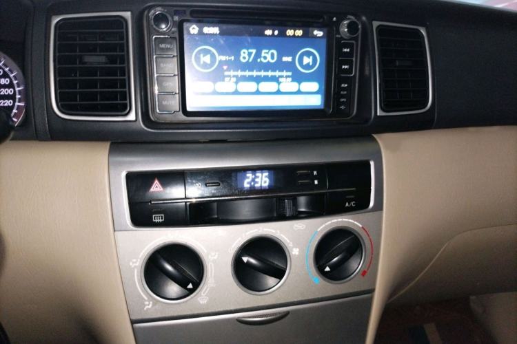 Used Toyota Corolla EX 2013 1.6L Manual Luxury Edition Interior 3
