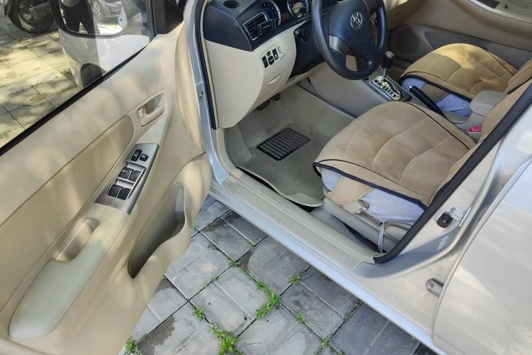 Used Toyota Corolla EX 2013 1.6L Automatic Excellence Edition Interior 3