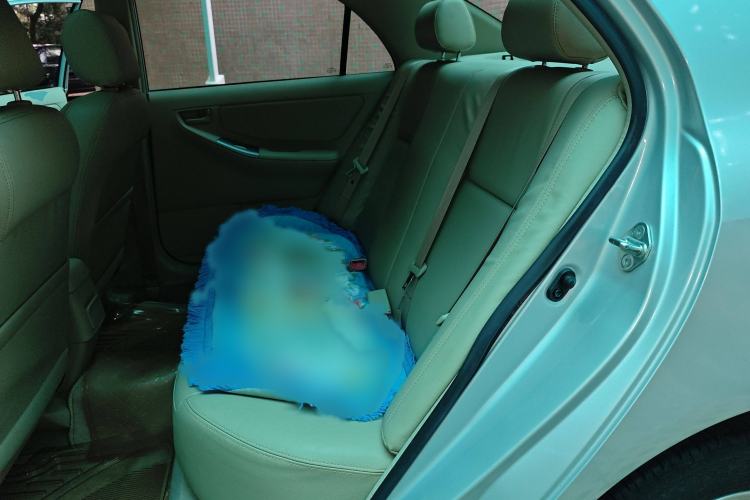 Used Toyota Corolla EX 2013 1.6L Automatic Luxury Edition Interior 4