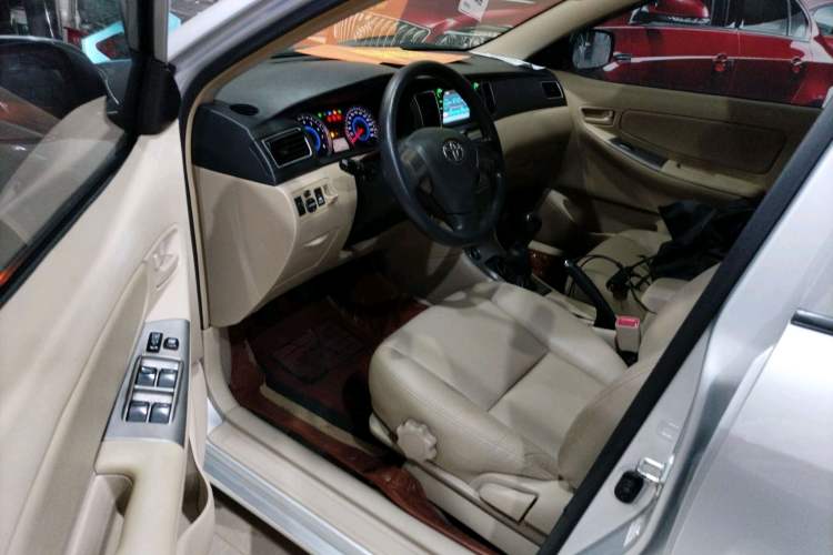 Used Toyota Corolla EX 2013 1.6L Manual Luxury Edition Interior 5
