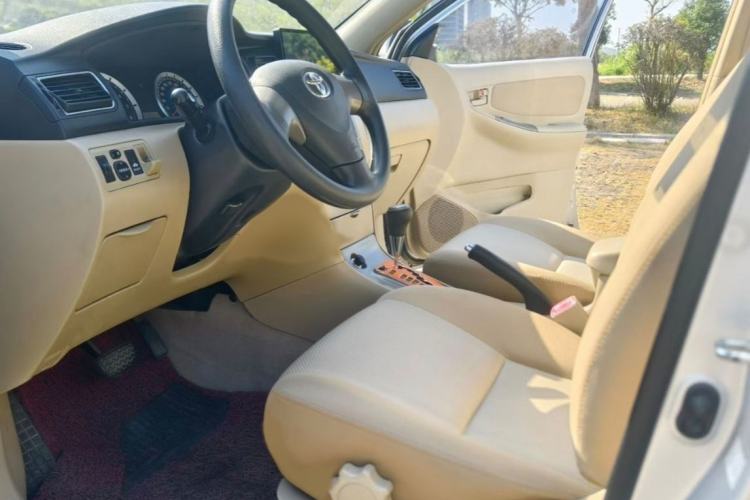 Used Toyota Corolla EX 2013 1.6L Automatic Excellence Edition Interior 6