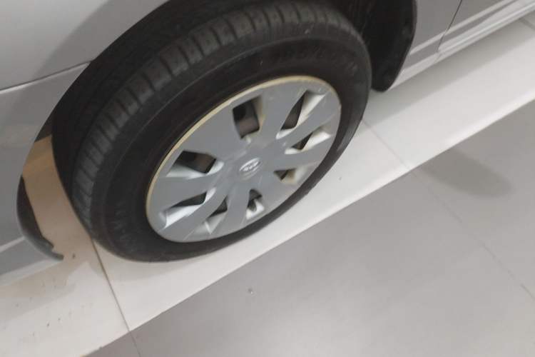 Used Toyota Corolla EX 2013 1.6L Automatic Excellence Edition Left Front Wheel Hub