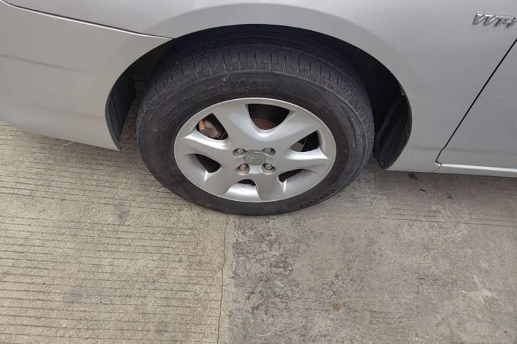Used Toyota Corolla EX 2013 1.6L Automatic Excellence Edition Left Front Wheel Hub