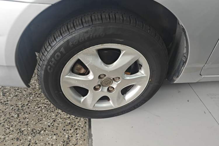 Used Toyota Corolla EX 2013 1.6L Automatic Luxury Edition Left Front Wheel Hub