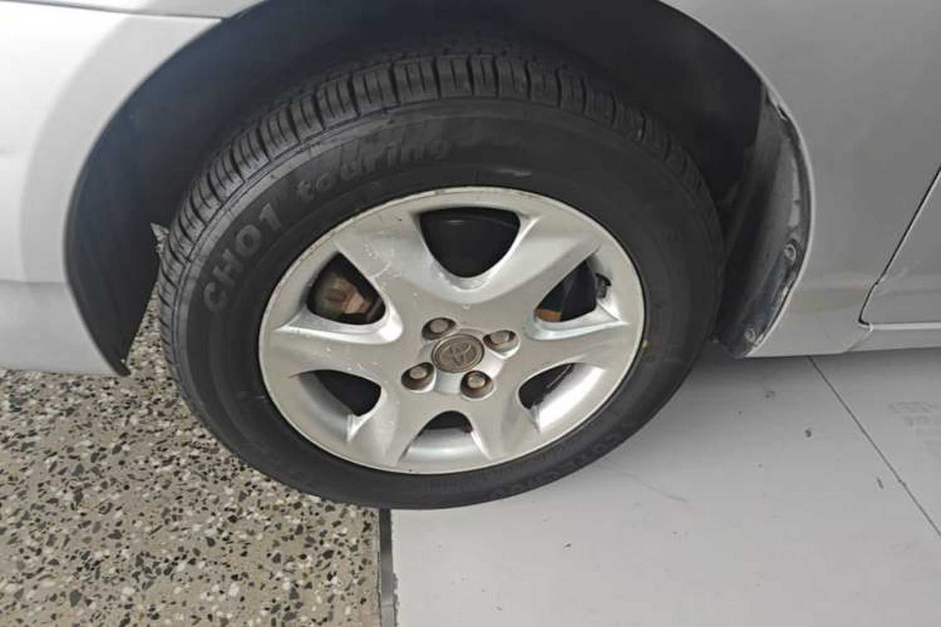 Used Toyota Corolla EX 2013 1.6L Automatic Luxury Edition Left Front Wheel Hub