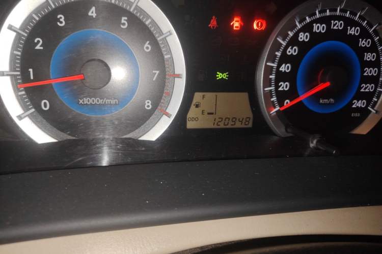 Used Toyota Corolla EX 2013 1.6L Manual Luxury Edition Odometer Close Up
