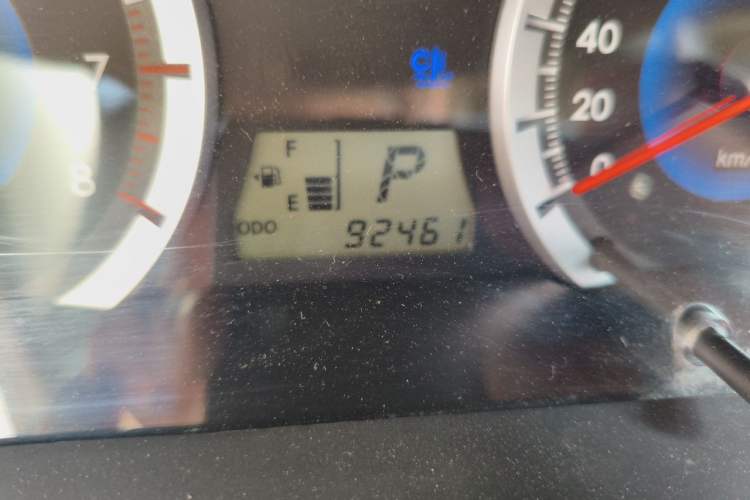 Used Toyota Corolla EX 2013 1.6L Automatic Luxury Edition Odometer Close Up