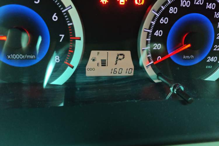 Used Toyota Corolla EX 2013 1.6L Automatic Luxury Edition Odometer Close Up
