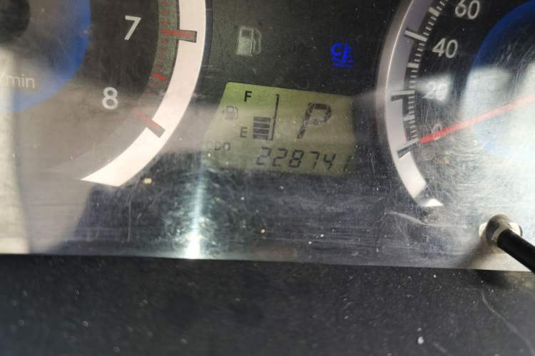 Used Toyota Corolla EX 2013 1.6L Automatic Excellence Edition Odometer Close Up
