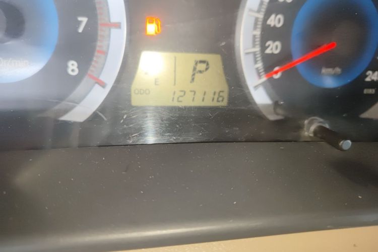 Used Toyota Corolla EX 2013 1.6L Automatic Excellence Edition Odometer Close Up