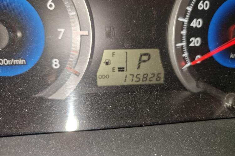 Used Toyota Corolla EX 2013 1.6L Automatic Excellence Edition Odometer Close Up