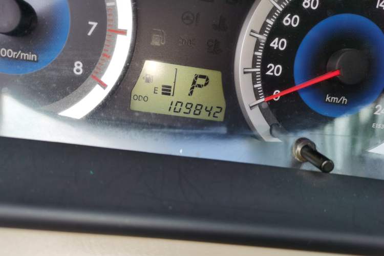 Used Toyota Corolla EX 2013 1.6L Automatic Excellence Edition Odometer Close Up