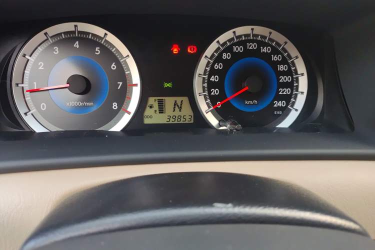 Used Toyota Corolla EX 2013 1.6L Automatic Excellence Edition Odometer Close Up