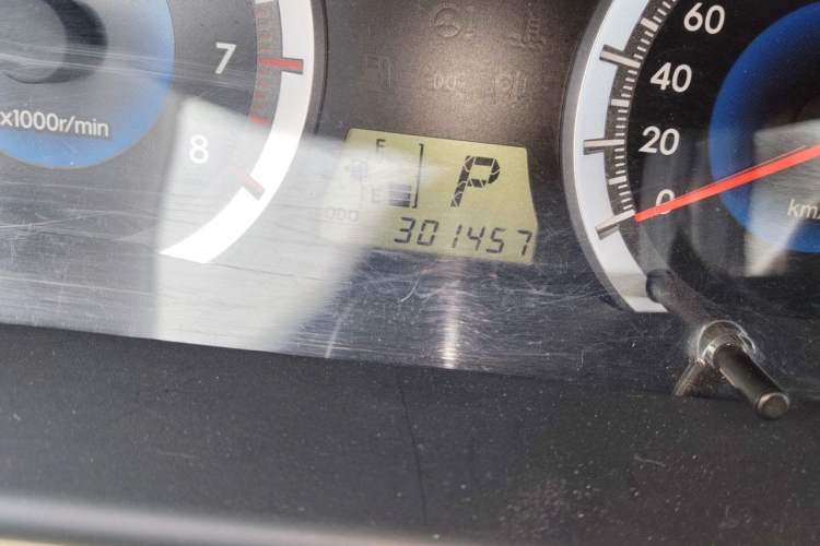 Used Toyota Corolla EX 2013 1.6L Automatic Excellence Edition Odometer Close Up
