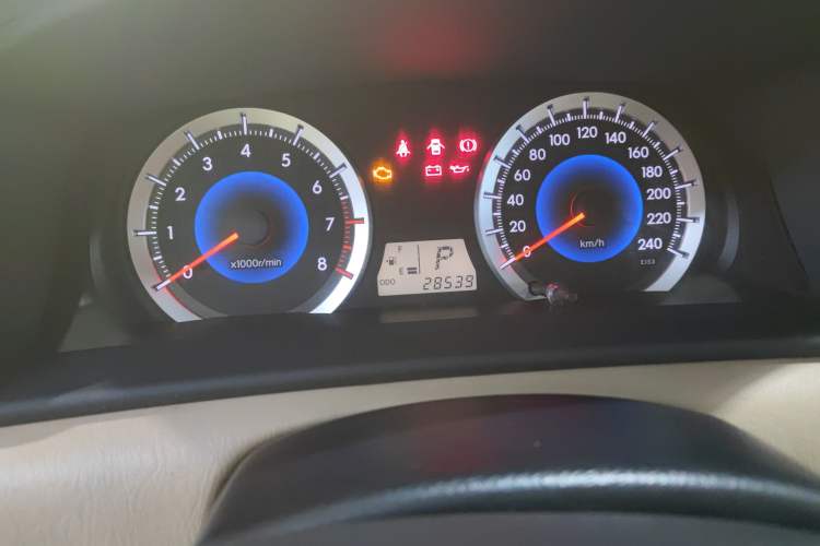 Used Toyota Corolla EX 2013 1.6L Automatic Excellence Edition Odometer Close Up