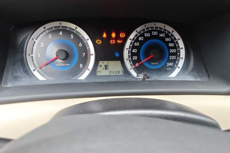 Used Toyota Corolla EX 2013 1.6L Manual Excellence Edition Odometer Close Up