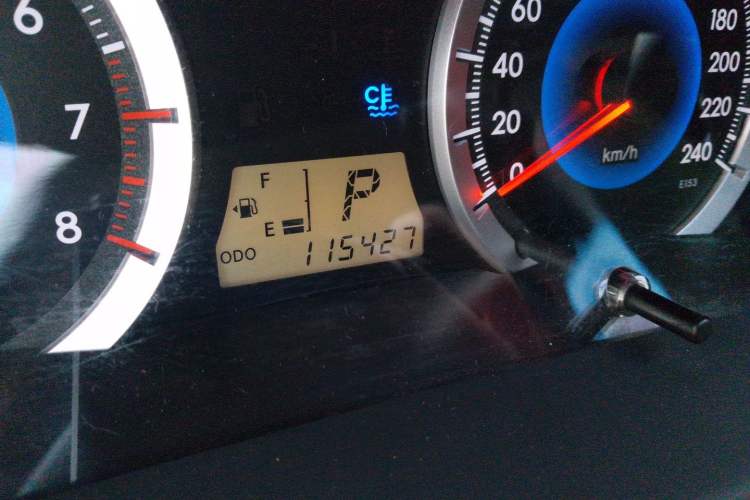 Used Toyota Corolla EX 2013 1.6L Automatic Luxury Edition Odometer Close Up