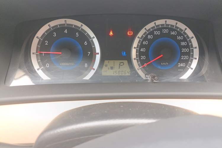 Used Toyota Corolla EX 2013 1.6L Automatic Excellence Edition Odometer Close Up