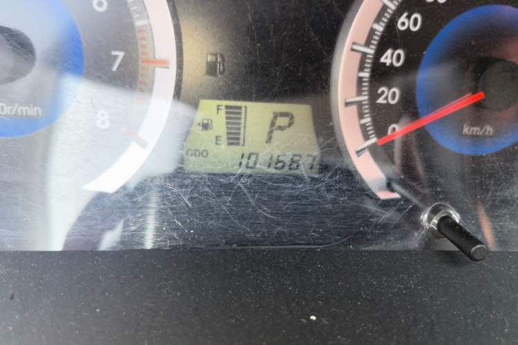 Used Toyota Corolla EX 2013 1.6L Automatic Excellence Edition Odometer Close Up