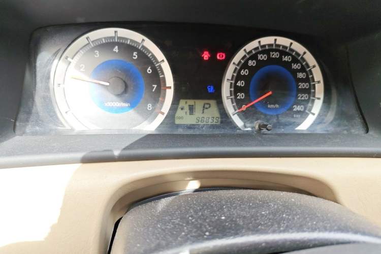 Used Toyota Corolla EX 2013 1.6L Automatic Excellence Edition Odometer Close Up