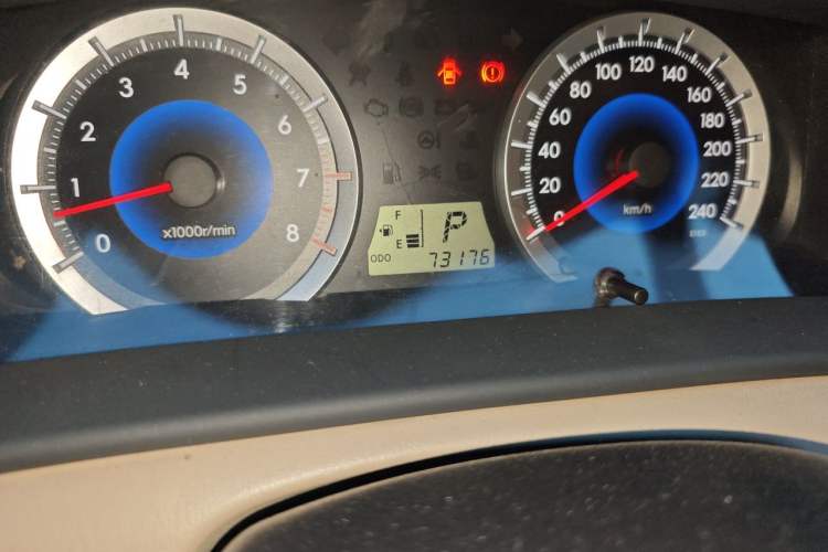 Used Toyota Corolla EX 2013 1.6L Automatic Luxury Edition Odometer Close Up