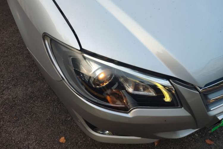 Used Toyota Corolla EX 2013 1.6L Automatic Excellence Edition Right Front Headlight