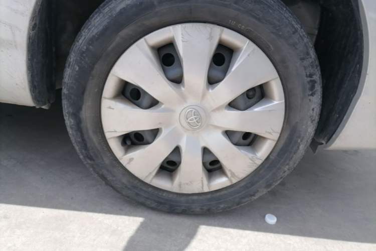 Used Toyota Corolla EX 2013 1.6L Automatic Excellence Edition Right Front Wheel Hub