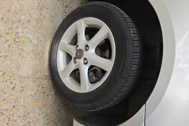 Used Toyota Corolla EX 2013 1.6L Manual Luxury Edition Right Front Wheel Hub