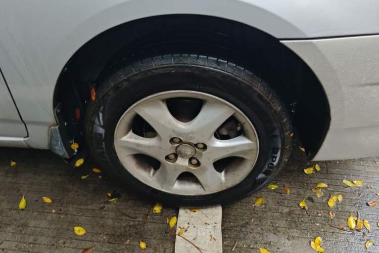 Used Toyota Corolla EX 2013 1.6L Automatic Excellence Edition Right Front Wheel Hub