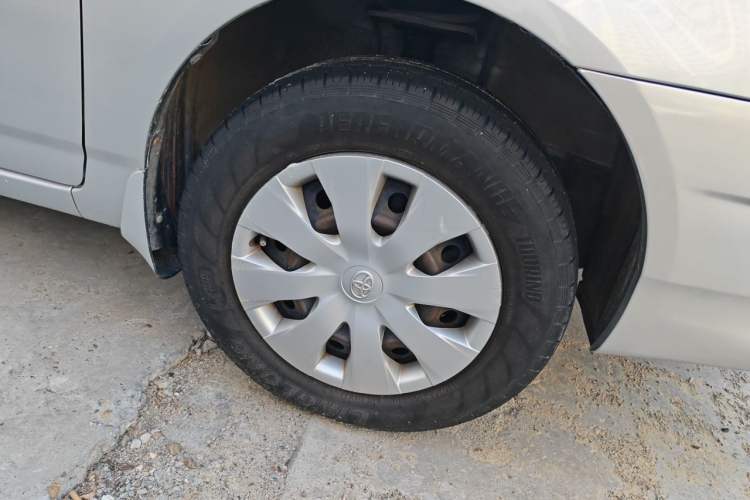Used Toyota Corolla EX 2013 1.6L Automatic Excellence Edition Right Front Wheel Hub