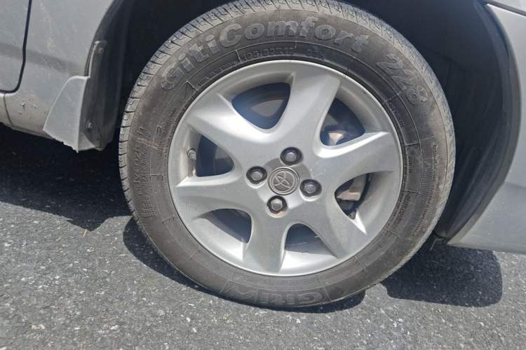 Used Toyota Corolla EX 2013 1.6L Automatic Excellence Edition Right Front Wheel Hub