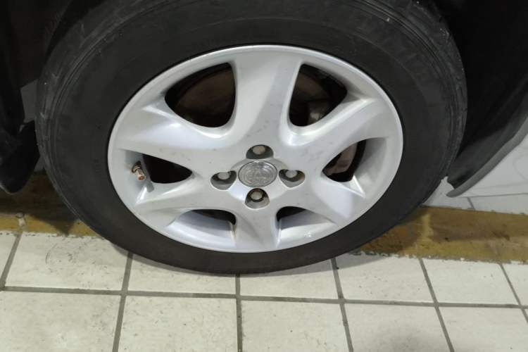 Used Toyota Corolla EX 2013 1.6L Automatic Luxury Edition Right Front Wheel Hub