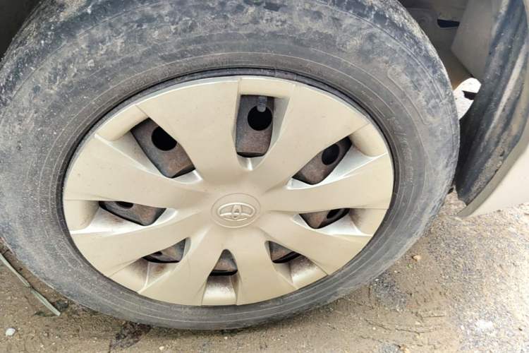 Used Toyota Corolla EX 2013 1.6L Automatic Excellence Edition Right Front Wheel Hub