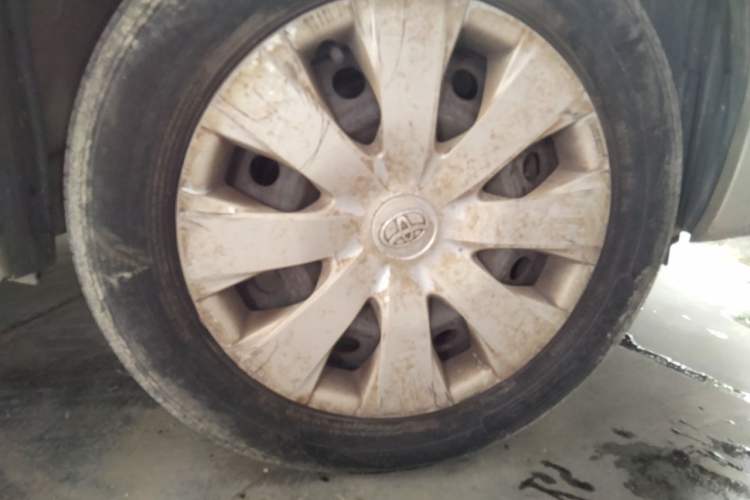 Used Toyota Corolla EX 2013 1.6L Automatic Excellence Edition Right Front Wheel Hub
